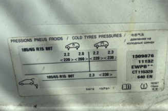 Anti brouillard arriere PEUGEOT 208 1