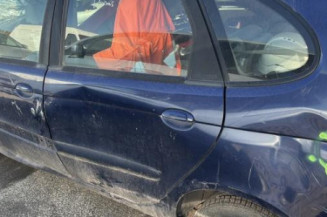 Leve vitre electrique avant droit RENAULT SCENIC 1