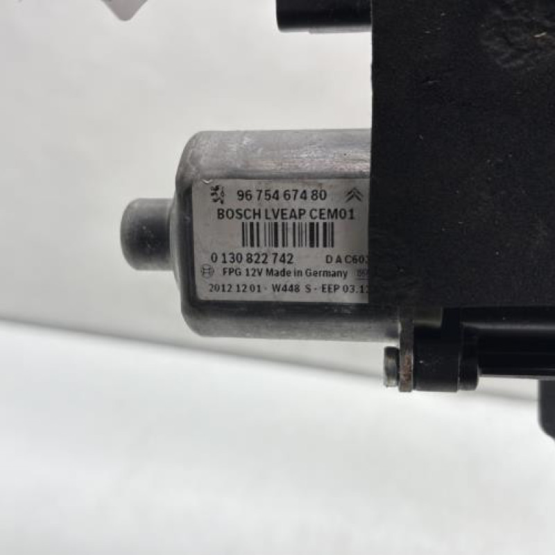 Leve vitre electrique avant gauche PEUGEOT 308 1 SW Photo n°5