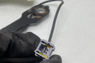 Attache ceinture avant droit PEUGEOT 208 1