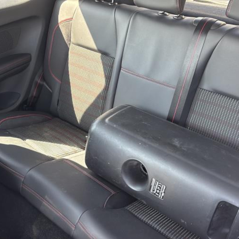 Attache ceinture avant droit PEUGEOT 208 1 Photo n°15