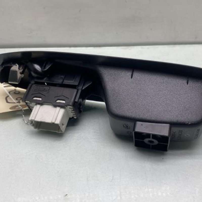 Interrupteur de leve vitre avant droit PEUGEOT 208 1 Photo n°2