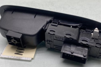 Interrupteur de leve vitre avant gauche PEUGEOT 208 1