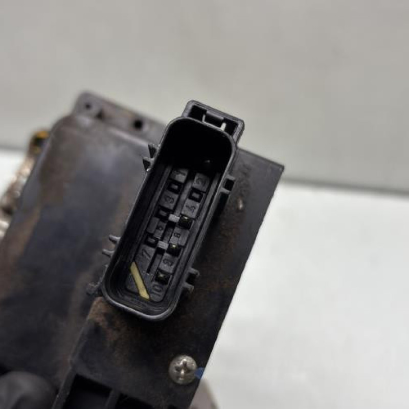 Serrure arriere gauche FORD FIESTA 5 Photo n°4