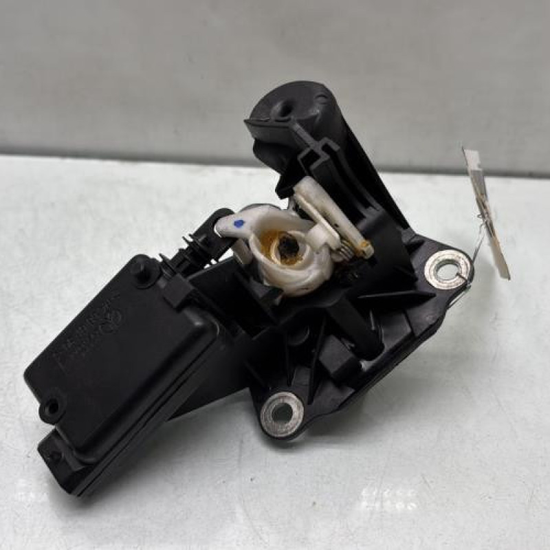 Bouton de coffre RENAULT CLIO 2 CAMPUS Photo n°3