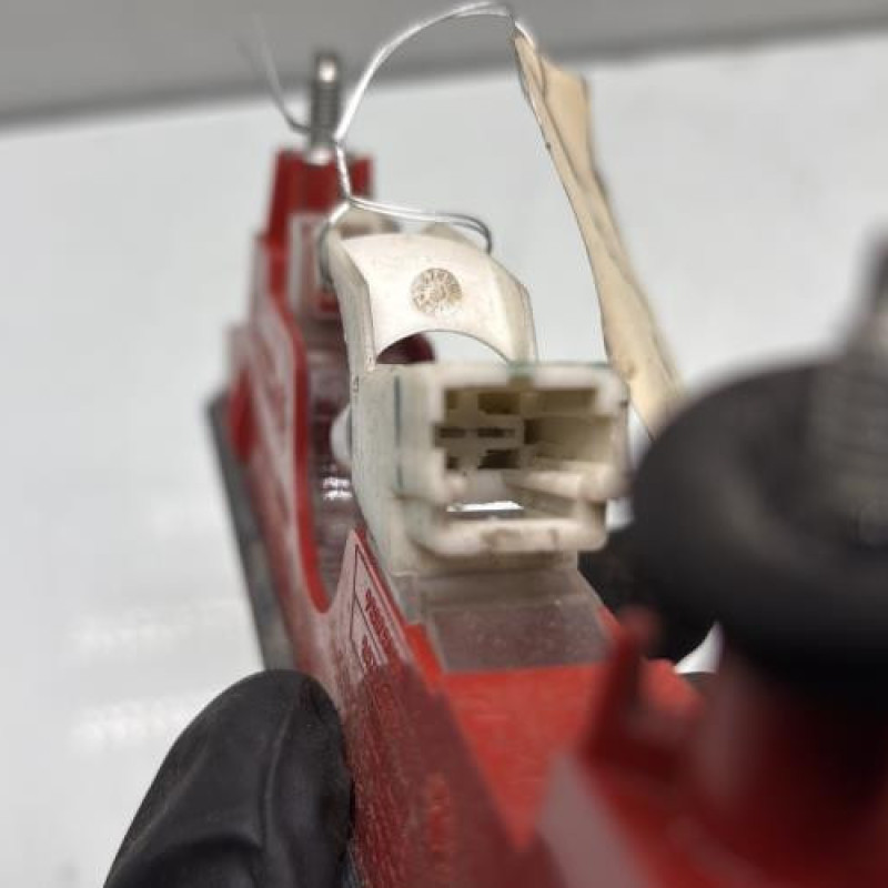 Feu arriere stop central PEUGEOT PARTNER 2 Photo n°3