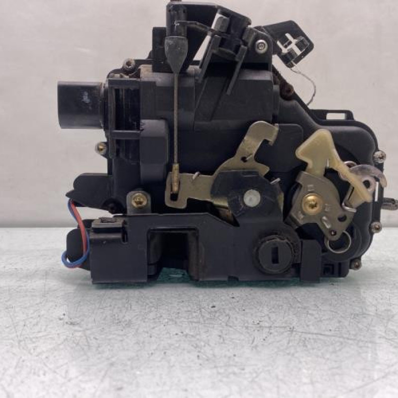 Serrure de coffre AUDI A3 2 Photo n°12