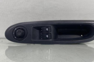 Interrupteur de leve vitre avant gauche RENAULT CLIO 2 Photo n°1