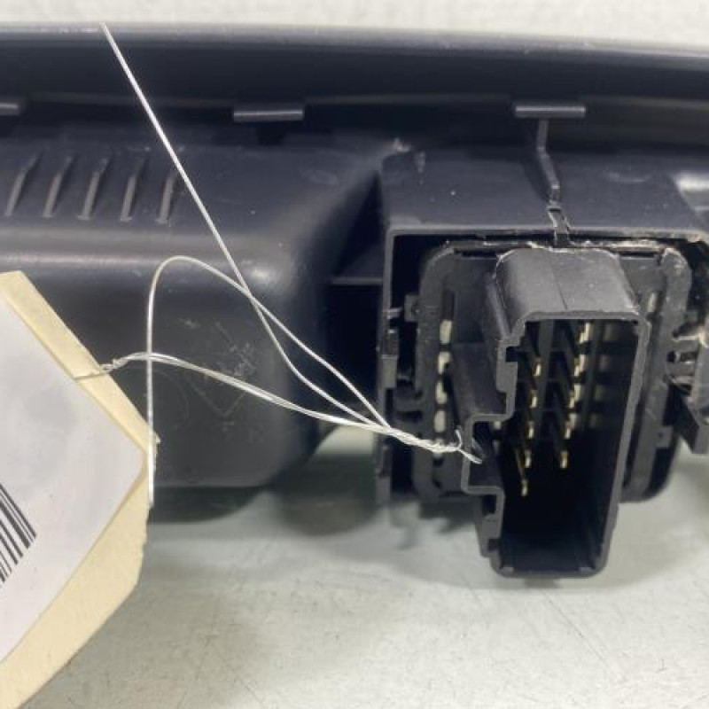 Interrupteur de leve vitre avant gauche RENAULT CLIO 2 Photo n°3