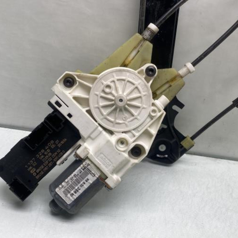 Leve vitre electrique avant gauche PEUGEOT 407 Photo n°6