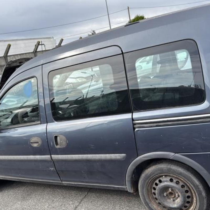 Feu arriere principal droit (feux) OPEL COMBO C Photo n°13