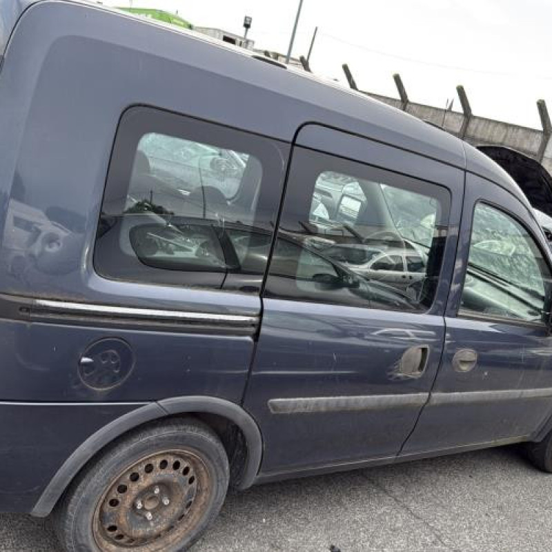 Feu arriere principal droit (feux) OPEL COMBO C Photo n°15
