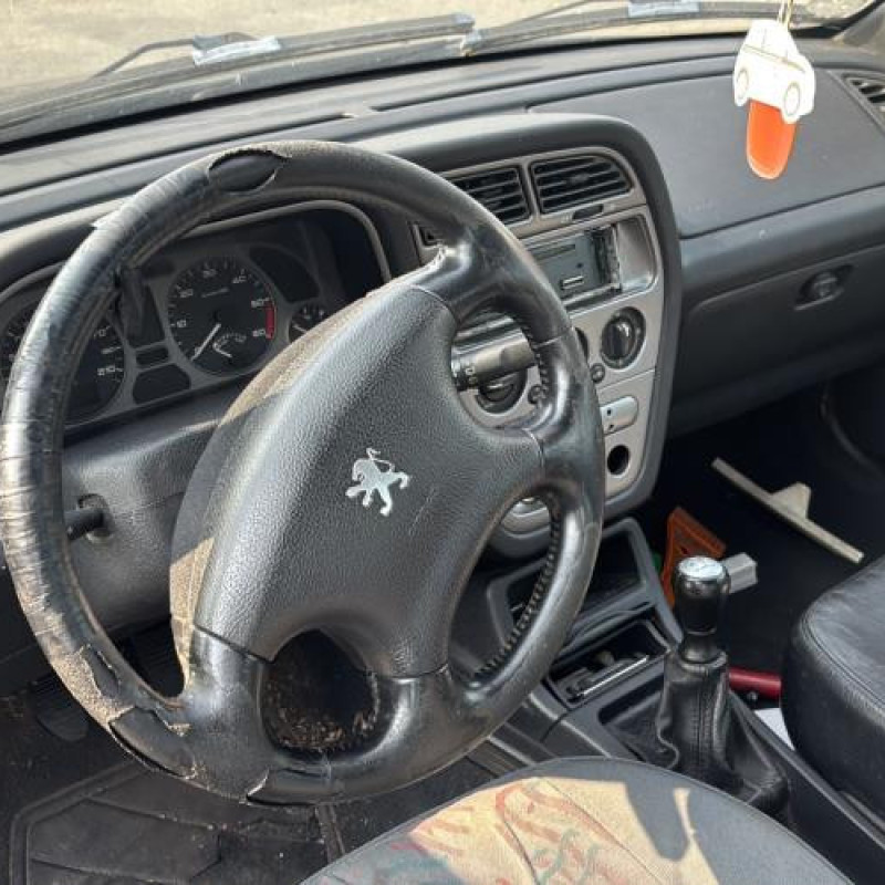 Leve vitre electrique avant gauche PEUGEOT 306 Photo n°18