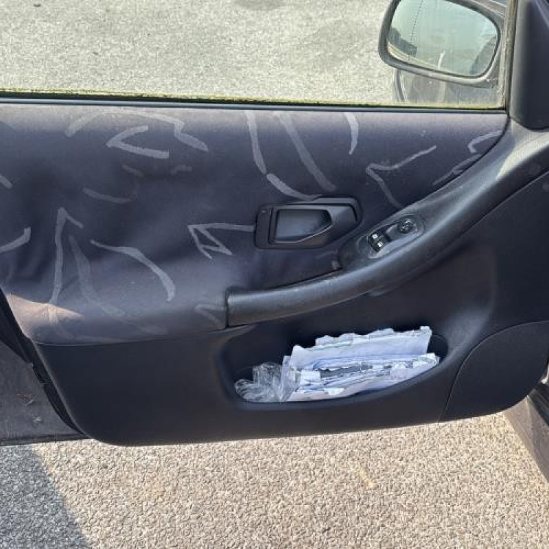 Pompe à carburant PEUGEOT 306 Photo n°13