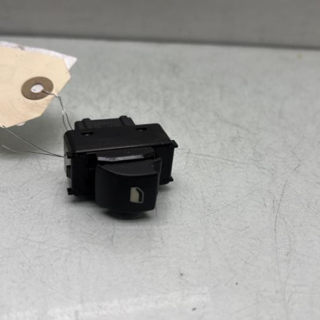 Interrupteur de leve vitre avant droit CITROEN BERLINGO 2 Photo n°1