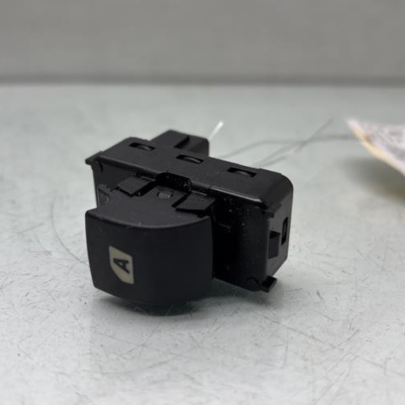 Interrupteur de leve vitre avant gauche CITROEN BERLINGO 2 Photo n°1