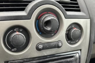 Vitre avant gauche RENAULT MEGANE 2