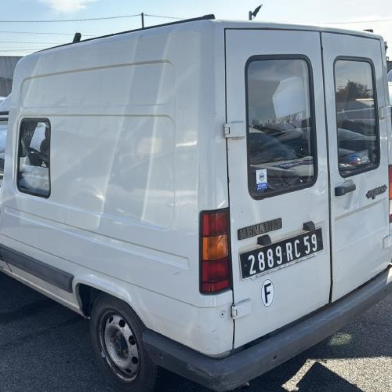Vitre avant gauche RENAULT EXPRESS Photo n°8