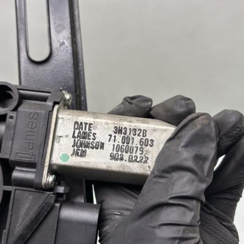 Leve vitre electrique arriere droit BMW SERIE 1 E87 Photo n°5