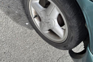 Vitre arriere droit FORD FIESTA 4