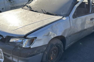 Vitre arriere droit PEUGEOT 306