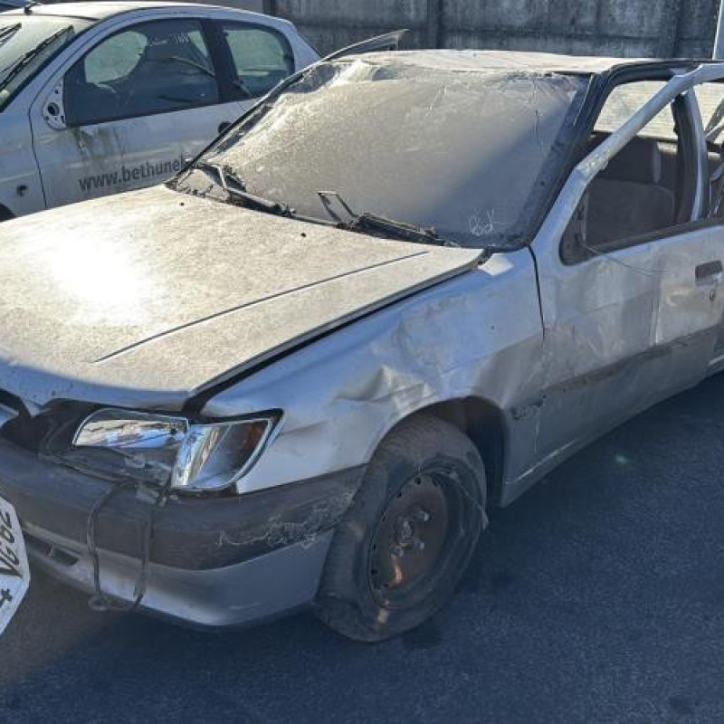 Vitre arriere droit PEUGEOT 306 Photo n°5