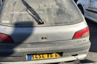 Vitre arriere droit PEUGEOT 306