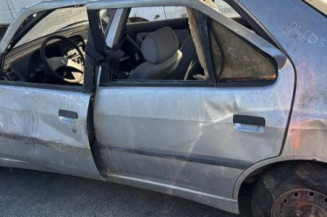 Vitre arriere droit PEUGEOT 306