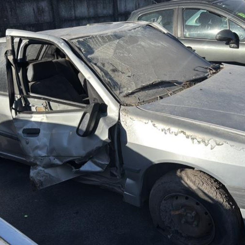 Vitre arriere droit PEUGEOT 306 Photo n°11