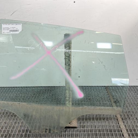 Vitre arriere gauche VOLKSWAGEN POLO 4 Photo n°1
