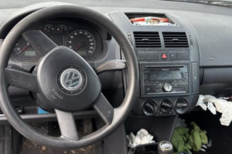 Vitre avant droit VOLKSWAGEN POLO 4