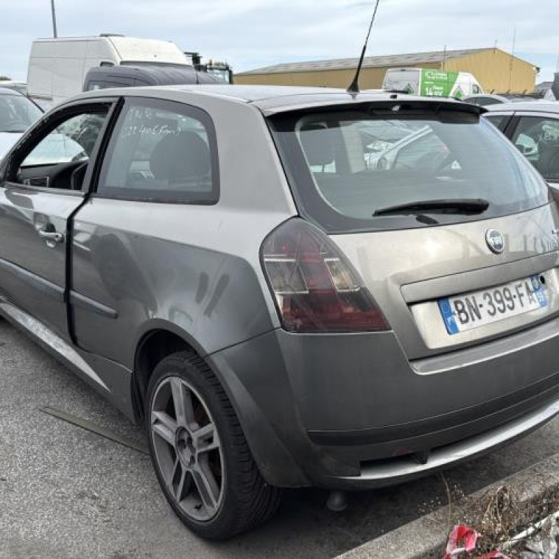 Vitre avant droit FIAT STILO Photo n°8