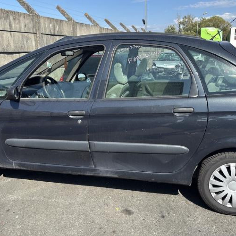 Feu arriere principal gauche (feux) CITROEN XSARA PICASSO Photo n°10