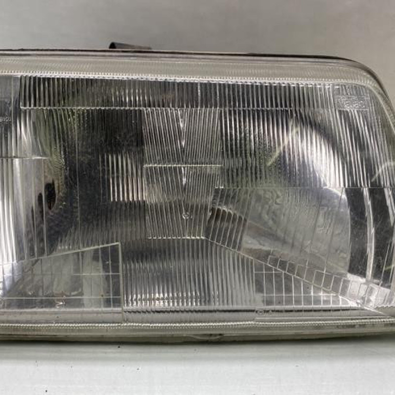 Optique avant principal droit (feux)(phare) PEUGEOT 205 Photo n°1