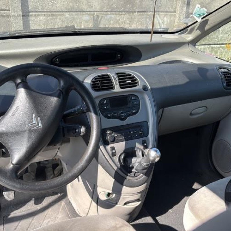 Feu arriere principal gauche (feux) CITROEN XSARA PICASSO Photo n°17