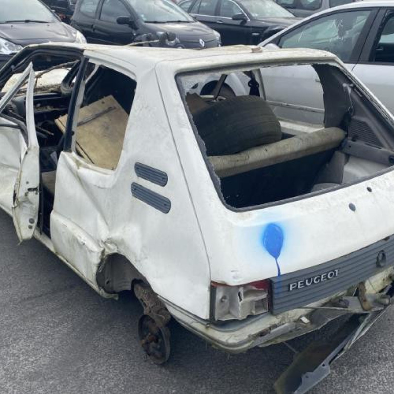 Optique avant principal droit (feux)(phare) PEUGEOT 205 Photo n°7