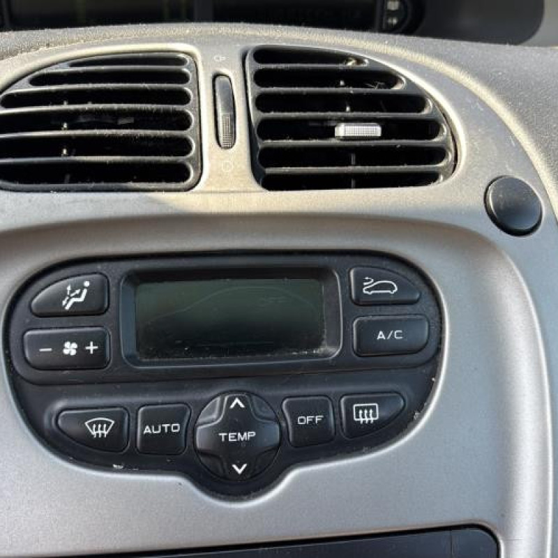 Feu arriere principal gauche (feux) CITROEN XSARA PICASSO Photo n°19