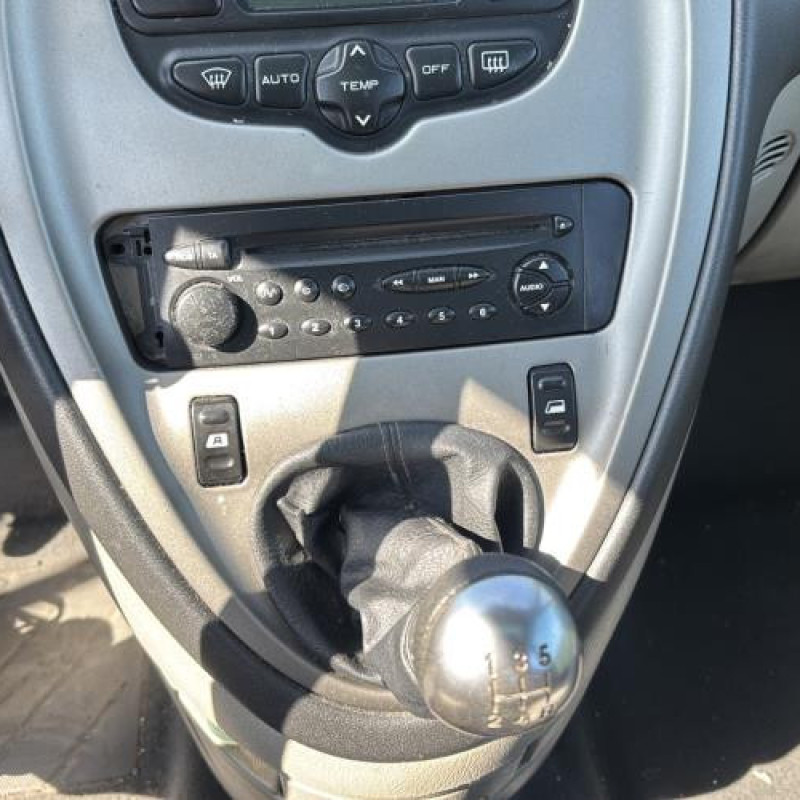 Feu arriere principal gauche (feux) CITROEN XSARA PICASSO Photo n°20