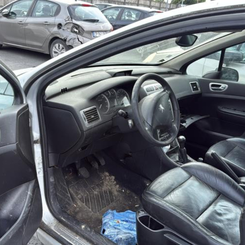 Pare boue avant gauche PEUGEOT 307 Photo n°13