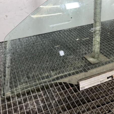Vitre avant gauche OPEL CORSA C