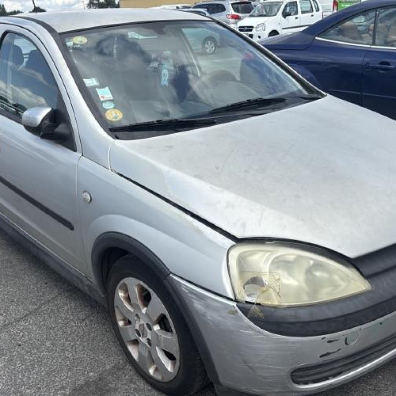 Vitre avant gauche OPEL CORSA C Photo n°6