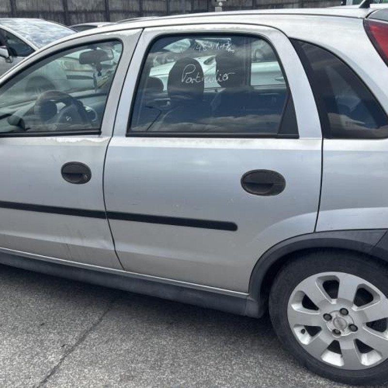 Vitre avant gauche OPEL CORSA C Photo n°10
