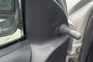 Vitre avant gauche OPEL CORSA C
