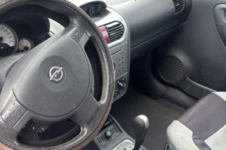 Vitre avant gauche OPEL CORSA C