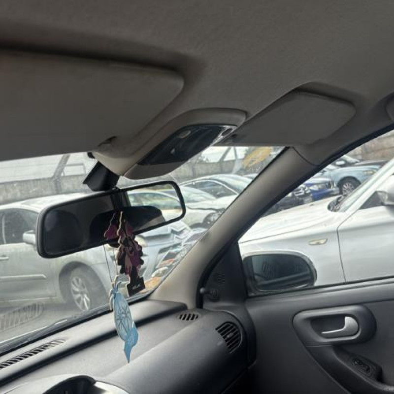 Vitre avant gauche OPEL CORSA C Photo n°19