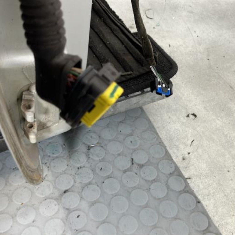 Porte avant droit RENAULT CLIO 2 Photo n°5