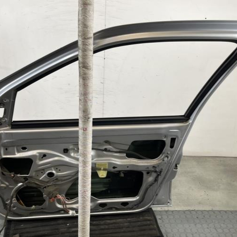 Porte avant droit RENAULT CLIO 2 Photo n°6