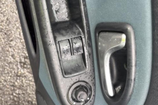 Porte avant droit RENAULT CLIO 2