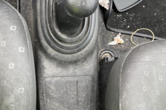 Feu arriere stop central TOYOTA YARIS 2