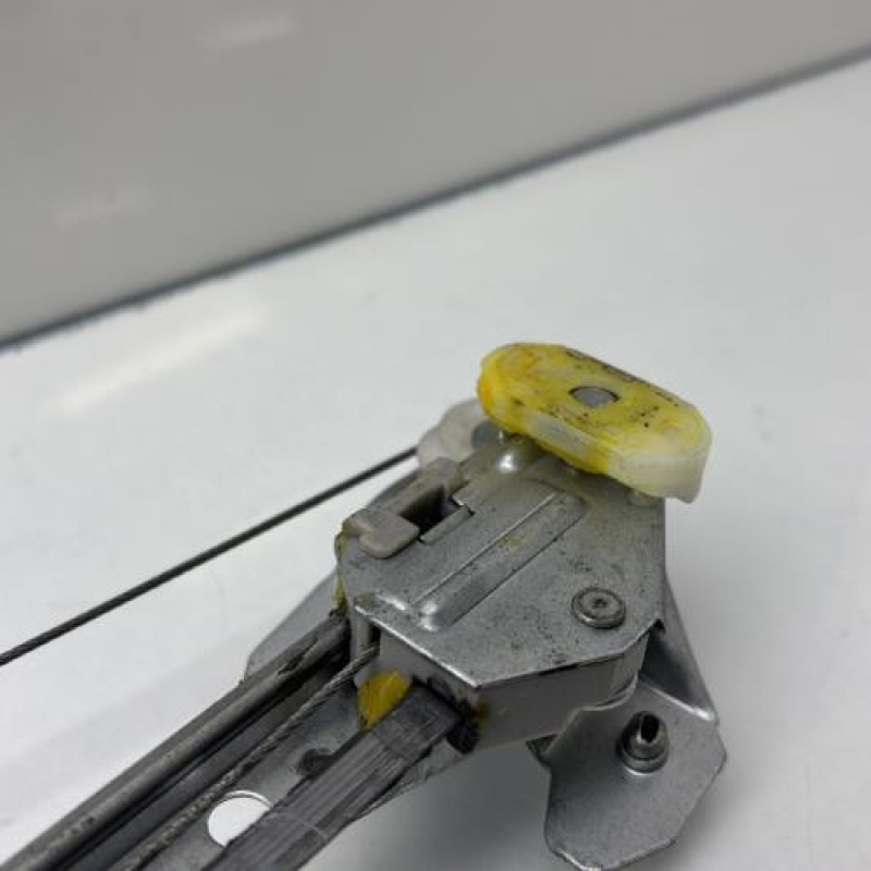 Leve vitre electrique arriere gauche OPEL ASTRA H Photo n°5